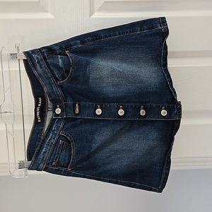Express denim skirt.